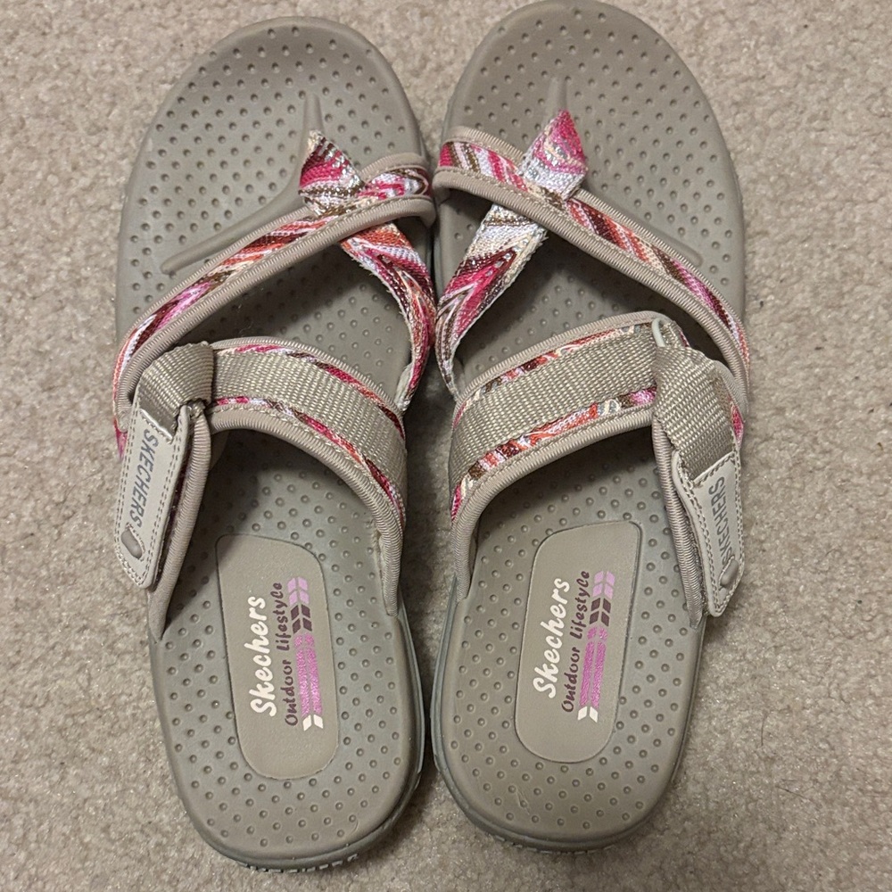 Skechers Women's Sandals in Pink and Gray